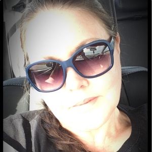 Meet your Posher, Annette